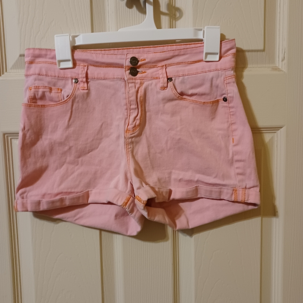 4/$40 L.E.I. Tatum high rise shorts